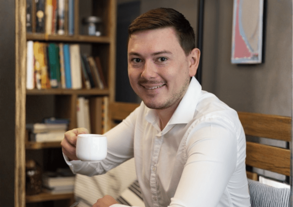 Pozvánka na online seminár „Zabudnite na AI. Najskôr si upracte procesy“, 9. 9. 2026